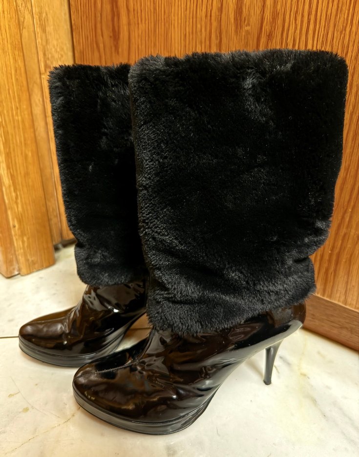 Kürk Detaylı Siyah Rugan Çizme - Görsel 2