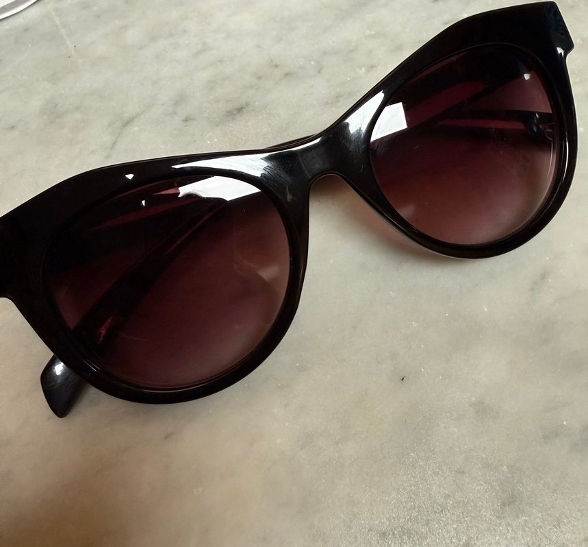 Klasik Siyah Gotik Kadın Gözlüğü - Görsel 2