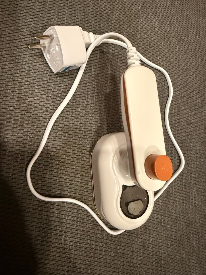 Beyaz Mini Seyahat Ütüsü - Görsel 4