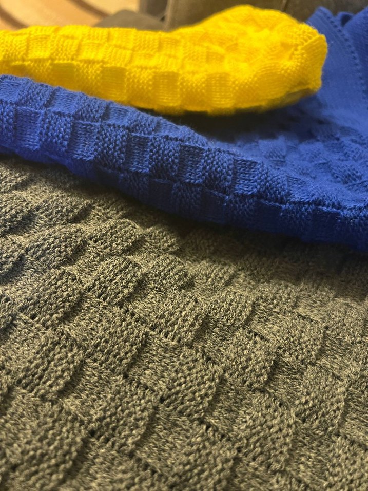 Parlak Mavi Örgü Çocuk Battaniyesi - Görsel 5