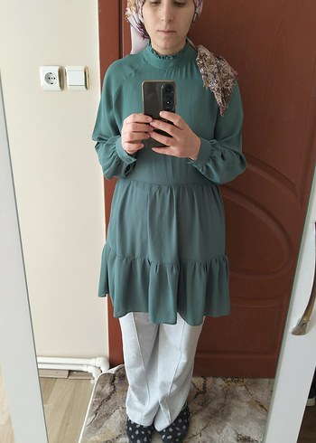 Yeşil Fırfırlı Uzun Kollu Midi Tunik - Görsel 2