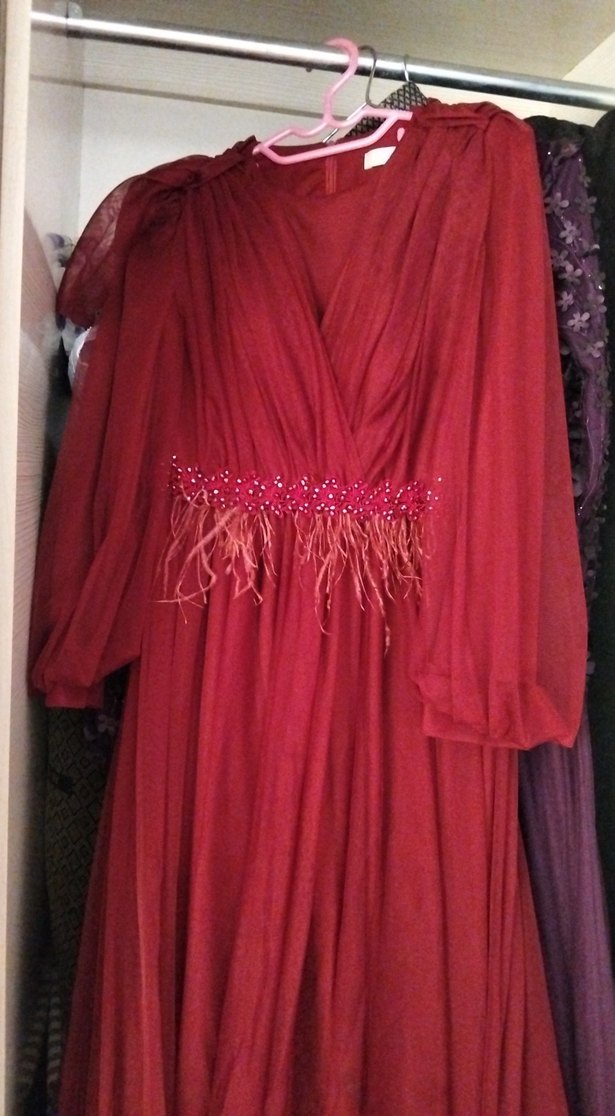 Bordo Uzun Drapeli Kadın Abiye - Görsel 3