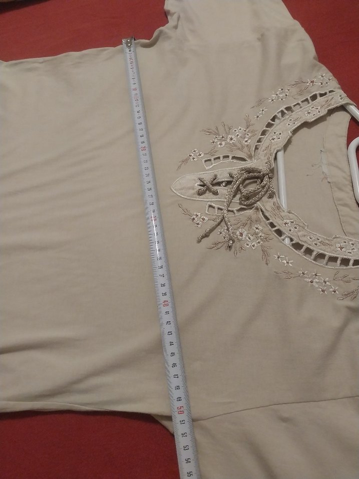 Nakışlı, kısa kollu, bej kadın bluz - Görsel 3