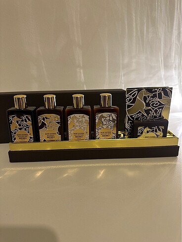 Chanel Memo set