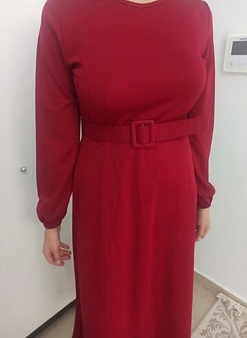 Kırmızı elbise