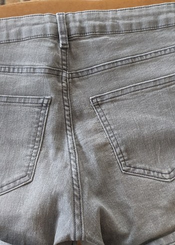 Düğmeli Gri Kadın Denim Midi Şort - Görsel 2