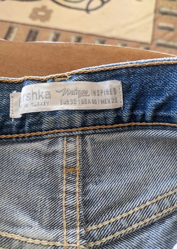 Kadın Mavi Yırtık Denim Şort - Görsel 4
