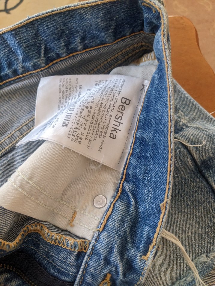 Kadın Mavi Yırtık Denim Şort - Görsel 3