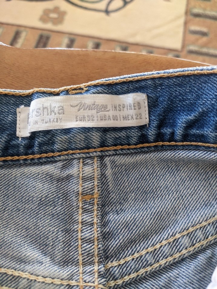 Kadın Mavi Yırtık Denim Şort - Görsel 4