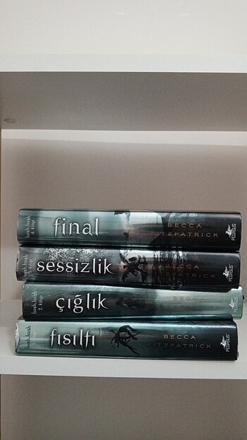 Hush hush serisi