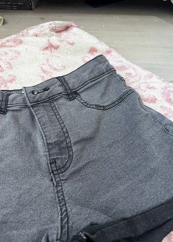Gri Kadın Mini Denim Şort - Görsel 2