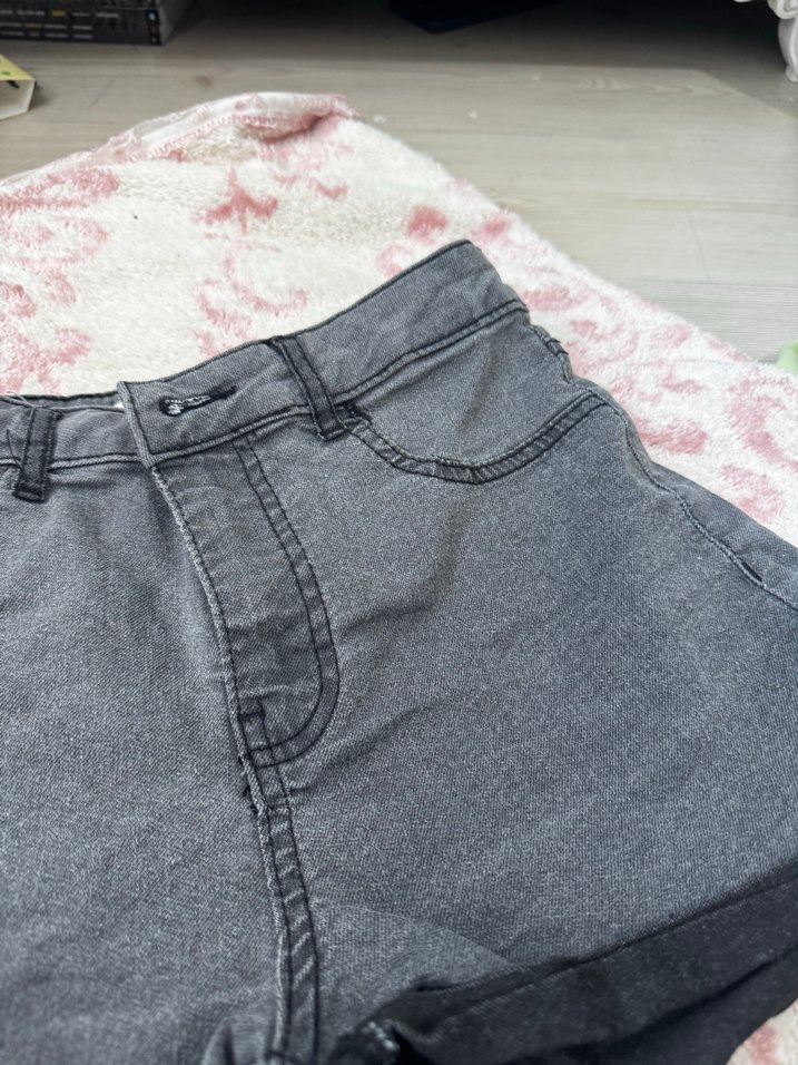 Gri Kadın Mini Denim Şort - Görsel 2