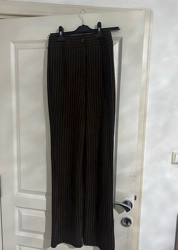 Kadın Kahverengi Çizgili Pilili Kumaş Pantolon - Görsel 2