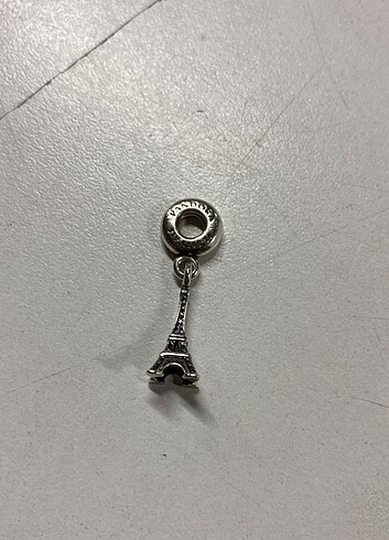 Pandora eyfel charm