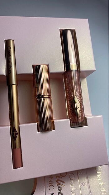 Beden Charlotte tilbury mini lip kit