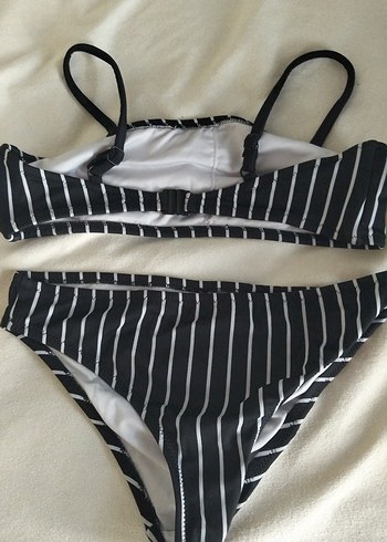 10 Yaş Beden Çizgili Siyah Mini Bikini Takımı
