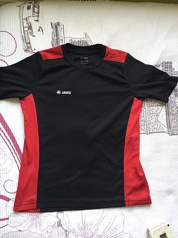 Jako kırmızı siyah tshirt