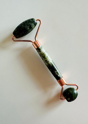 Çift Taraflı Yeşim Taşı Yüz Masaj Rulosu - Görsel 4