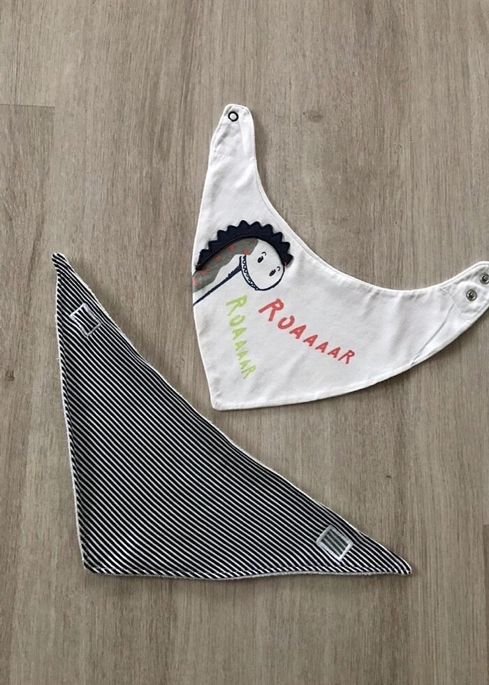 H&M Bebek Üçgen Önlük Dinozor - Görsel 2