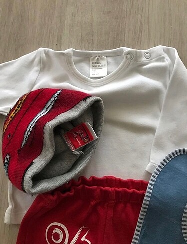 Yenidoğan Beden kırmızı Renk Bebek Şimşek Mcqueen Şapka Önlük Takım