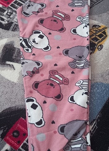 Diğer Pijama takımı ikikez giyildi