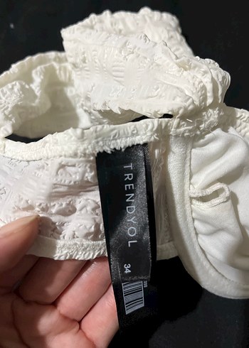 Trendyol & Milla Beyaz Nakışlı Dantelli Keten bikini üstü