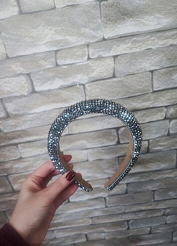 Beden Taşlı taç