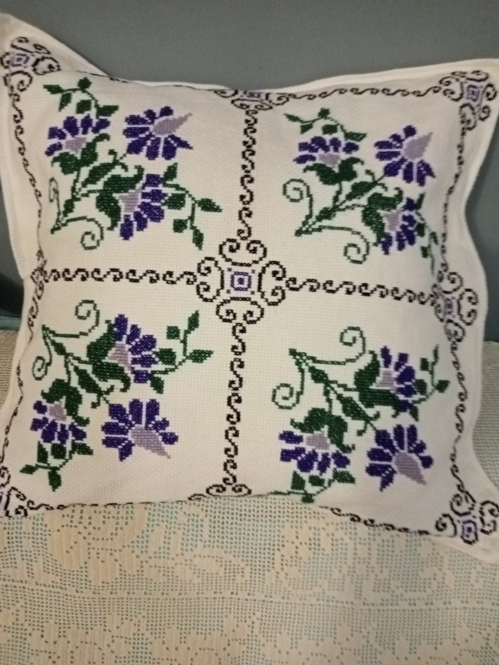 Mor Nakışlı Geleneksel Dekoratif Yastık - Görsel 3