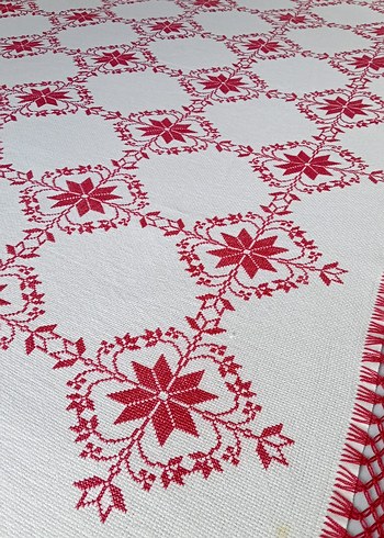 Klasik Nakışlı Kırmızı Masa Örtüsü - Görsel 7