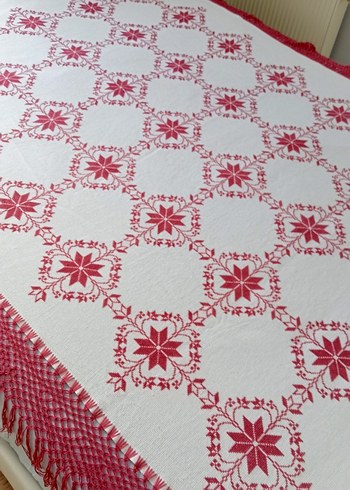 Klasik Nakışlı Kırmızı Masa Örtüsü - Görsel 5