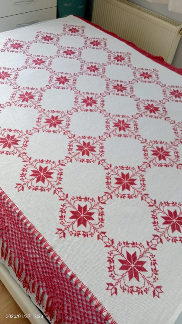 Klasik Nakışlı Kırmızı Masa Örtüsü - Görsel 5