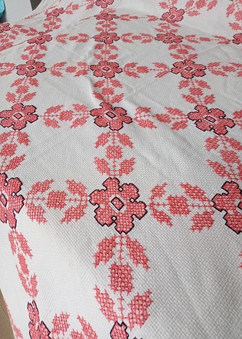 Nakışlı Kırmızı Masa Örtüsü - Görsel 7
