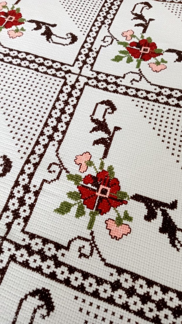 kaneviçe işlemeli etamin yatak örtüsü - Görsel 4