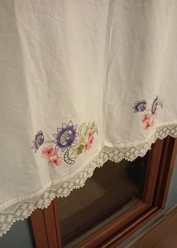 Nakışlı Beyaz Masa Örtüsü - Görsel 2