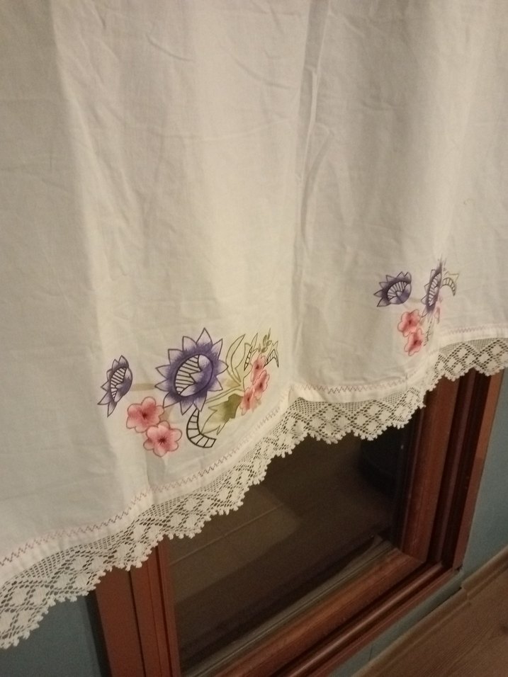 Nakışlı Beyaz Masa Örtüsü - Görsel 2