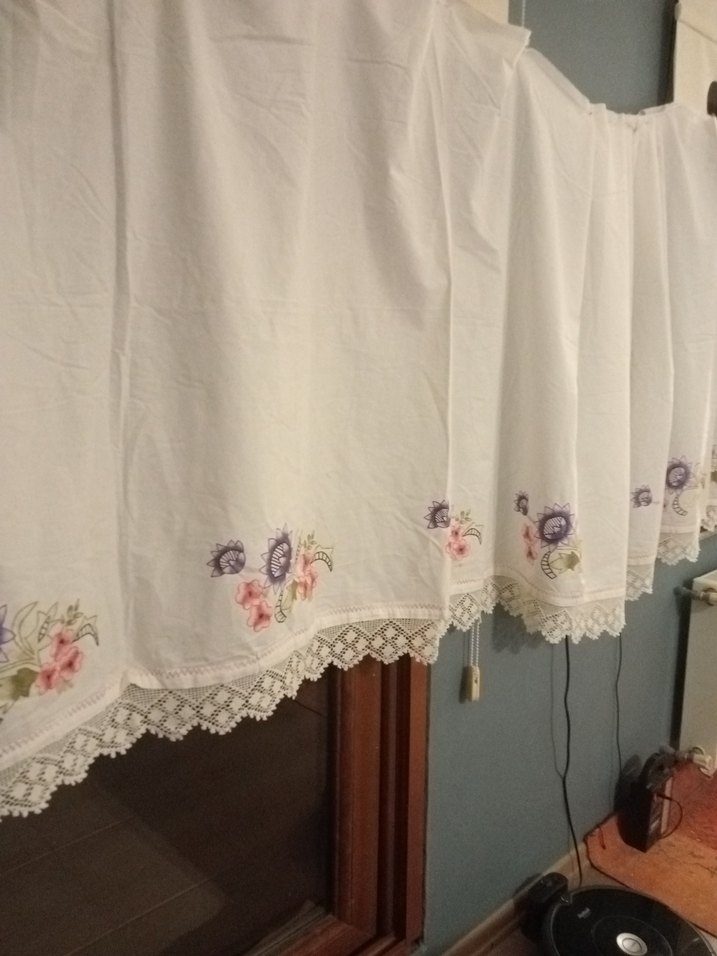 Nakışlı Beyaz Masa Örtüsü - Görsel 3