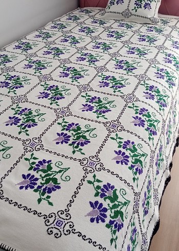 American Vintage etamin kanaviçe işlemeli örtü pike