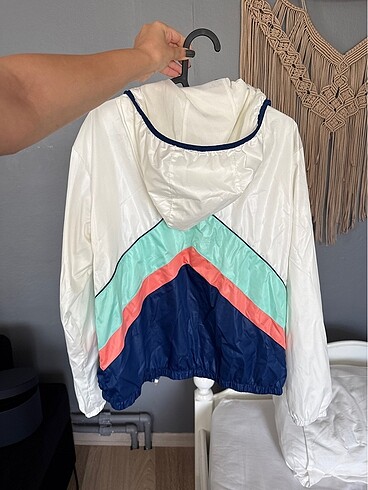 Pull and Bear Yağmurluk - Görsel 3