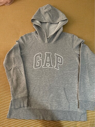 GAP sweatshirt