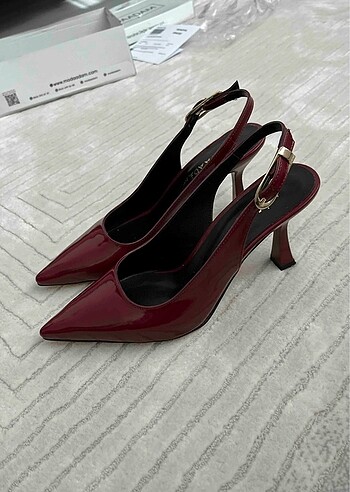 Bordo Toka Detaylı Topuklu Ayakkabı