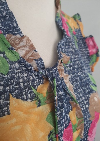 xl Beden Çiçek Desenli V Yakalı Bluz