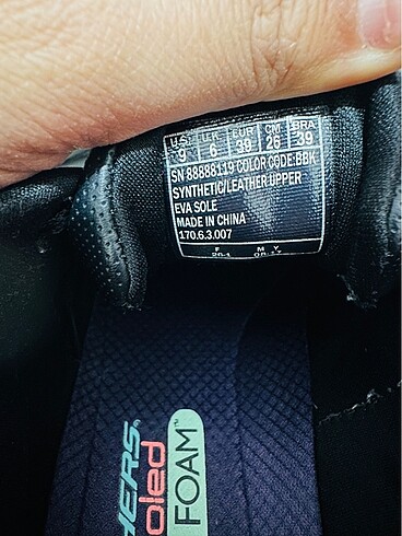 39 Beden siyah Renk Skechers ayakkabı