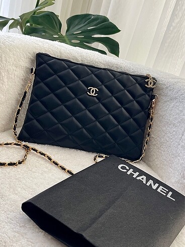 SON ADET CHANEL CLUTCH