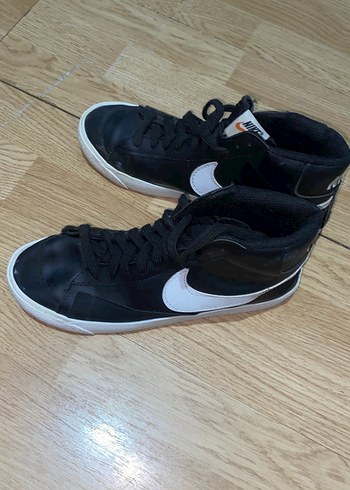 Siyah Bağcıklı Düz Taban Kadın Spor Ayakkabı - Görsel 7