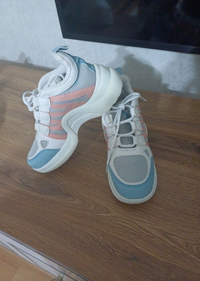 Kadin spor ayakkabı  - Görsel 3