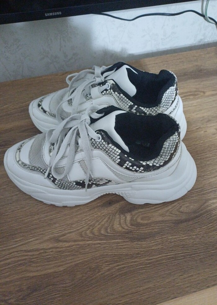 Kadin spor ayakkabı  - Görsel 2