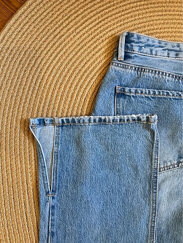 40 Beden mavi Renk Stradivarius paça detaylı pantolon