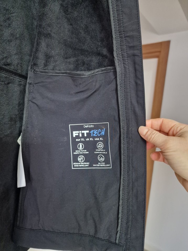 Fermuarlı Siyah Kadın Spor Ceketi - Görsel 4