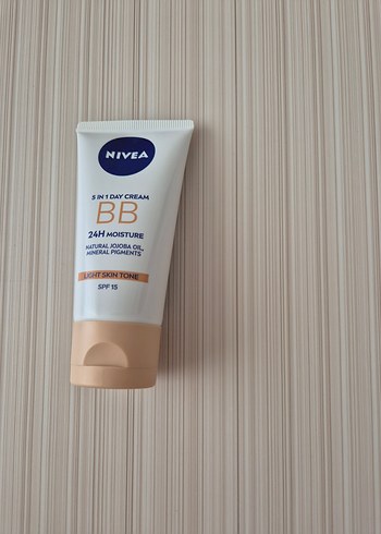 Nivea BB Krem Nemlendirici Açık Ton 50ml - Görsel 4