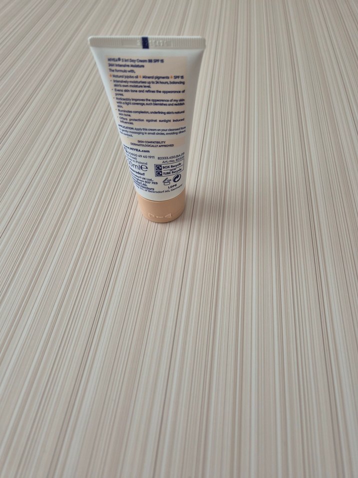 Nivea BB Krem Nemlendirici Açık Ton 50ml - Görsel 3